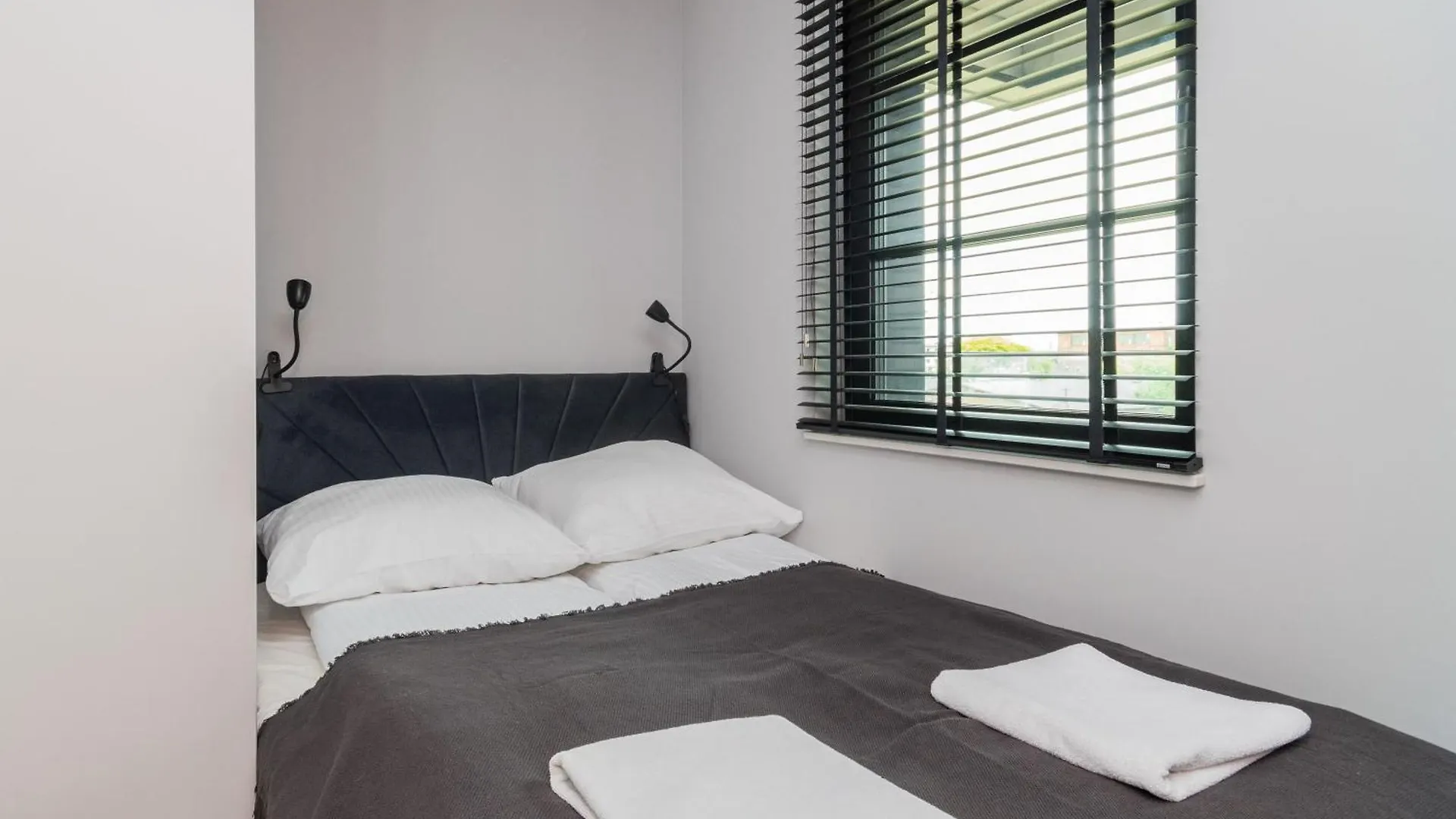 Doki - Black & White By Grand Apartments Danzica Polonia